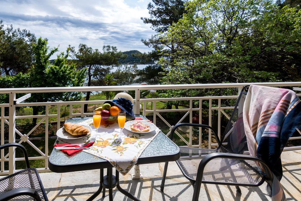 Pension Giannis Αdults Only Koinira Exterior photo