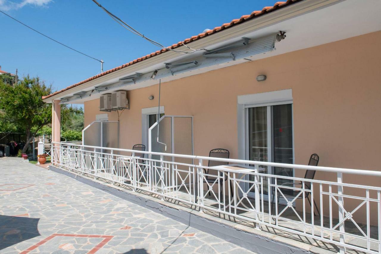 Pension Giannis Αdults Only Koinira Exterior photo