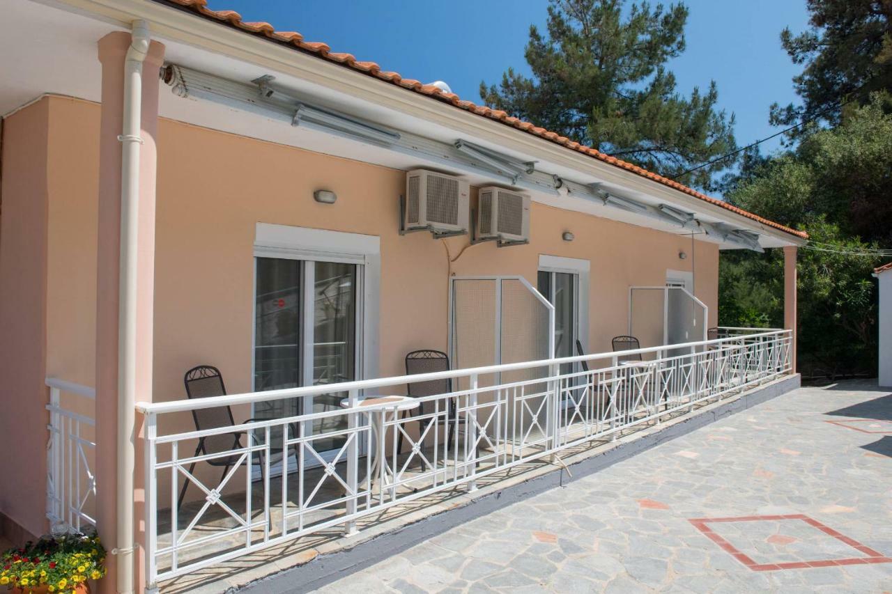 Pension Giannis Αdults Only Koinira Exterior photo
